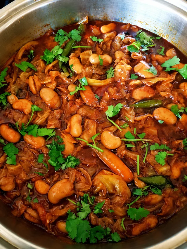 Cabbage and butter bean curry