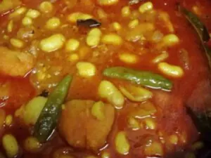 Broad bean curry in a pot