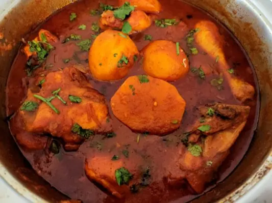 Chicken curry with potatoes from a pre-braising experiment