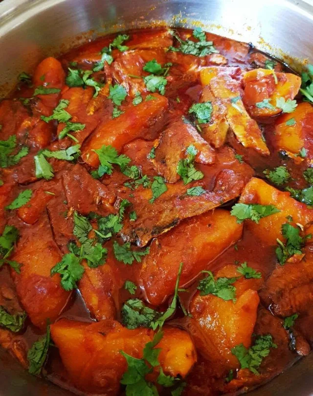 Durban tinned fish curry with potatoes