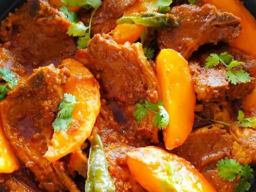 Lamb chops chutney with potato wedges