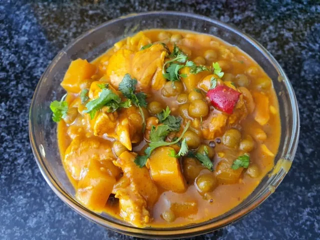 Real Quick & Easy Chicken & Veg Curry (12 mins)