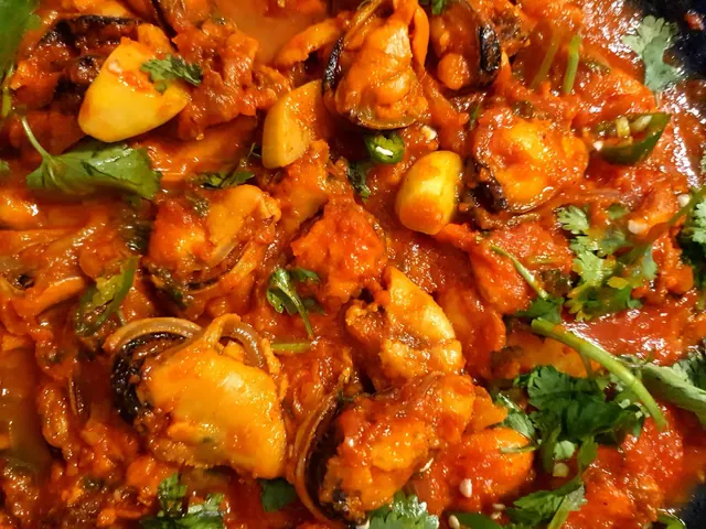 Spicy mussel chutney with fresh herbs