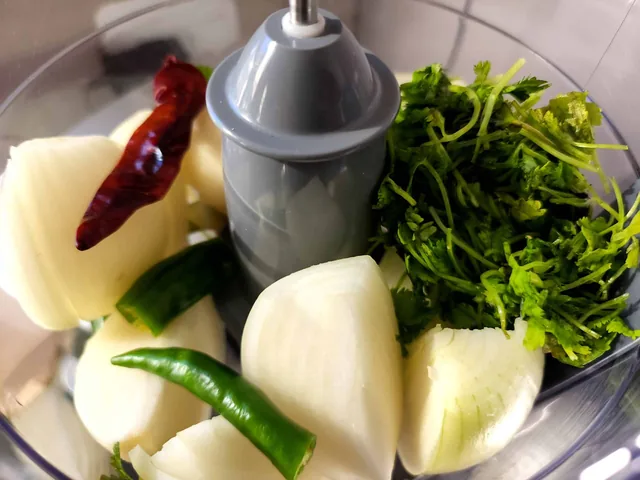 Onions, Chillies & Dhania